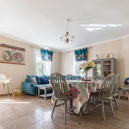 La Maison Des Epinouses Holiday home Chaucre